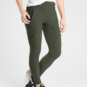 Athleta Headlands Hybrid Cargo Tight
